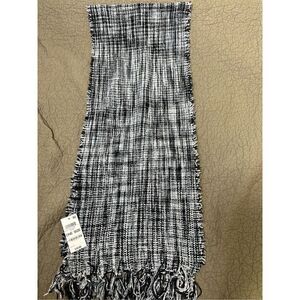 Charter club, One size scarf, 100% polyester  size 13”X64”. A674
